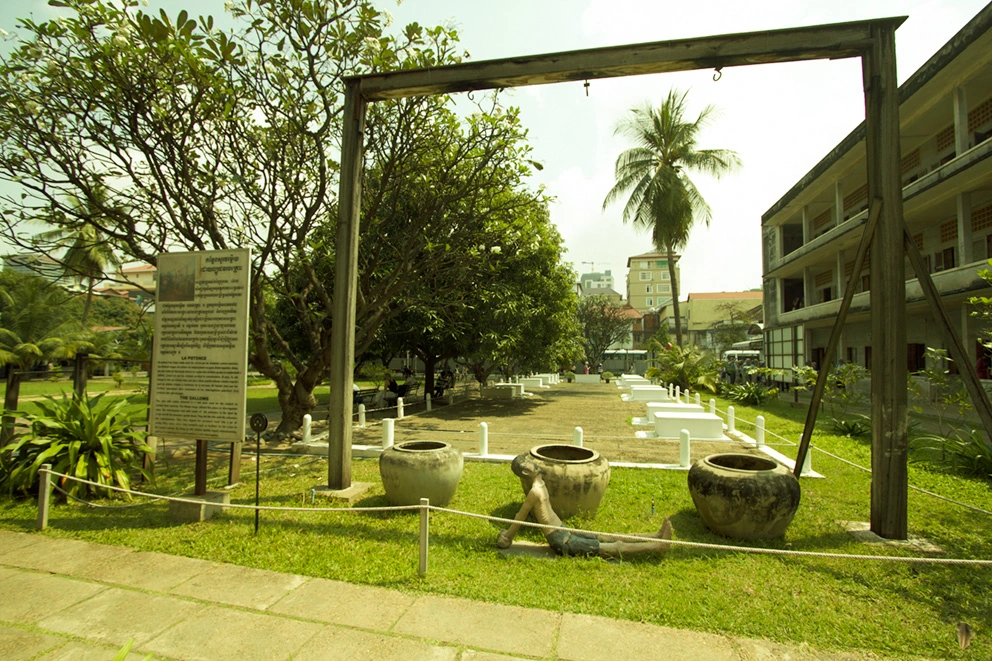 Toul Sleng_Serva Travel